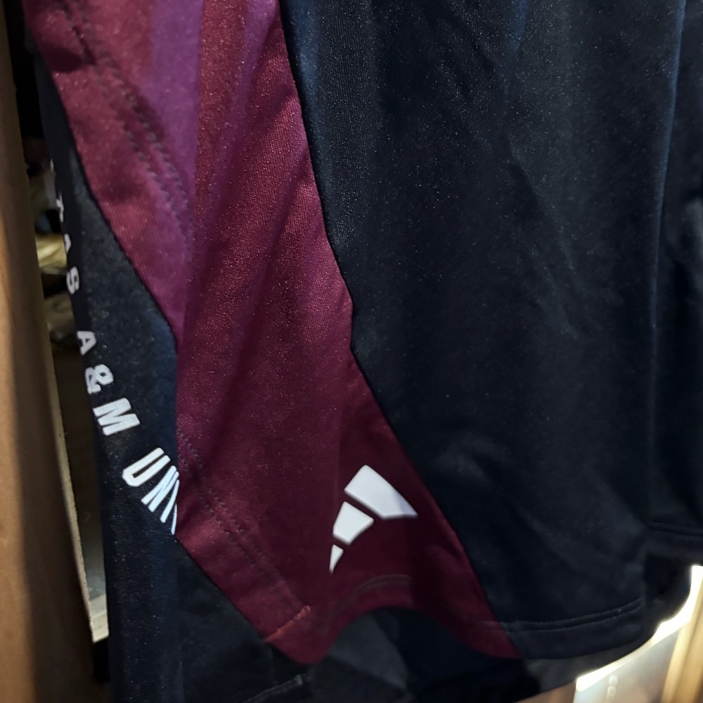 Adidas for Designed Training Woven NCAA Texas A&M University Athletic Shorts NWT - Picture 5 of 9